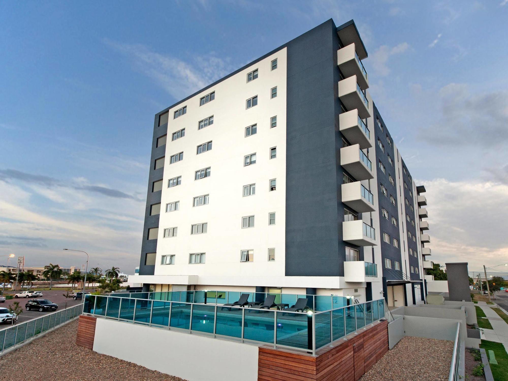 Allure Hotel & Apartments Τάουνσβιλ Εξωτερικό φωτογραφία